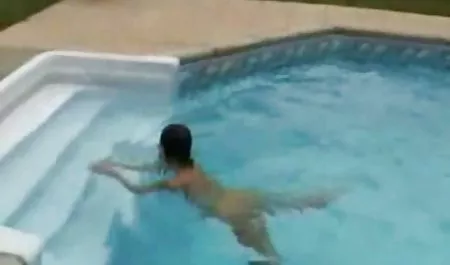 lesbian jari di tanggul ngemut kontol crot pemijat
