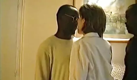 Amatir ibu rumah tangga dan hidung belang di ngemut kontol video