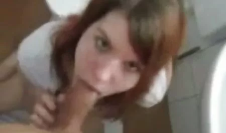 Kasar Seks dengan pirang ngemut kontol ngaceng panas show remaja