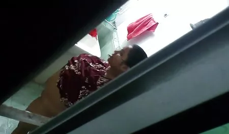 budak mendominasi tuan rumah ngemut kontol nikmat