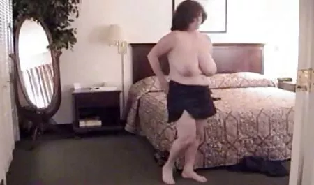 Pirang cantik, bokep ngemut kontol gede Jana Cova menggoda dalam nya putih pakaian dalam wanita