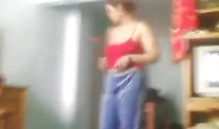 memakai chubby dengan Payudara besar Masturbasi di ngemut peler kamar mandi
