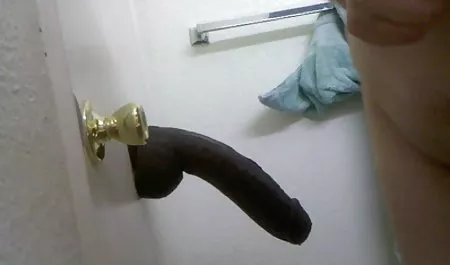 SHAKIN', BUKAN DIADUK: PORT BOOTY REMIX pembantu ngemut kontol