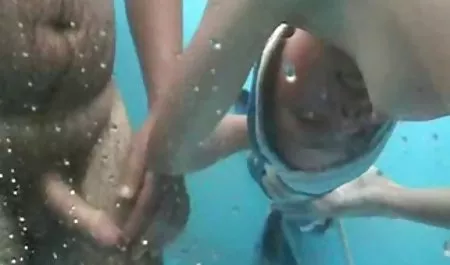 Cantik orang latin cewek dengan Toket video ngemut kontol besar krim pukas