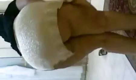 Real Toket kencang dihukum lagi ngemut es krim ga sadar disodorin kontol karena selingkuh