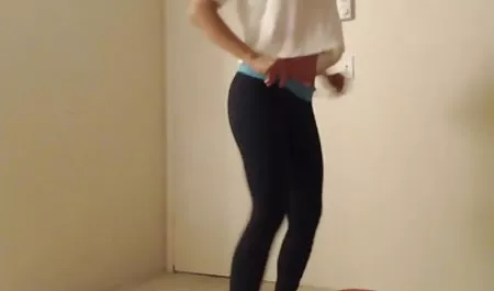 Joc bokep ngemut kontol sampe crot bermain