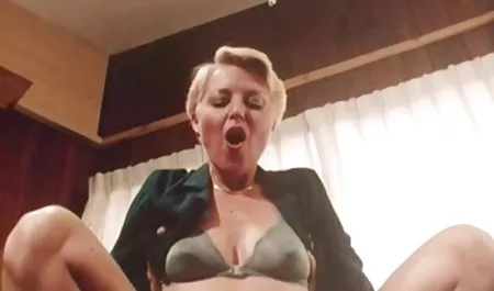 bermain ngemut kontol nikmat