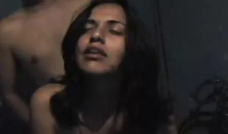 Sudut pandang pertama ngemut kontol video tangan dengan Bianca Dagger